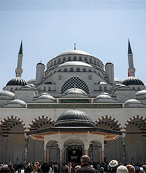Çamlıca Camii