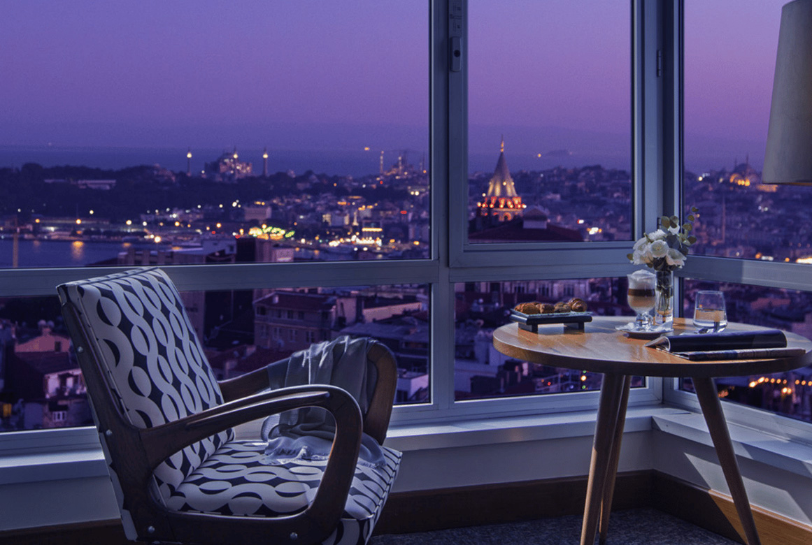 The Marmara’nın resmi web sitesi üzerinden rezervasyon yaparak, sadece en iyi fiyatı değil, konaklamanıza değer katan bir hizmet paketini de güvence altına alırsınız.
