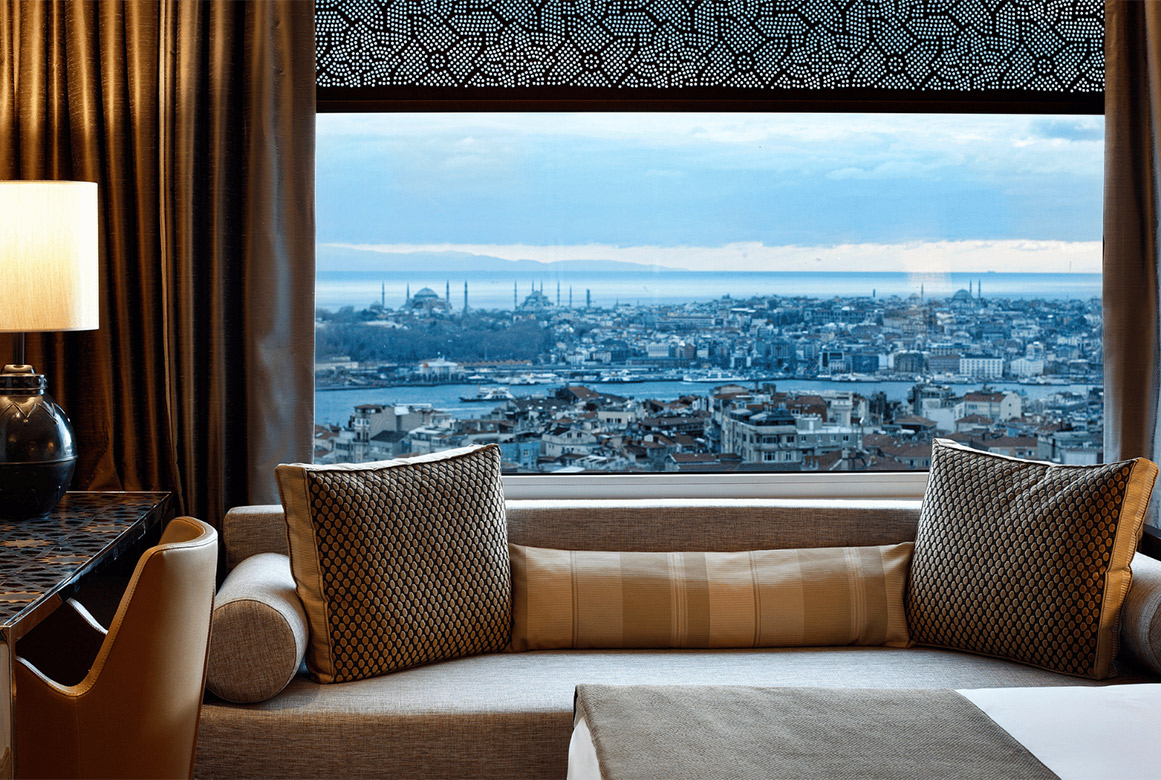 İstanbul’un kalbinde aşkınızı kutlamak için her detay hazır. Balayı Paketi, sadece romantik değil, işlevsel ayrıcalıklar da sunuyor.