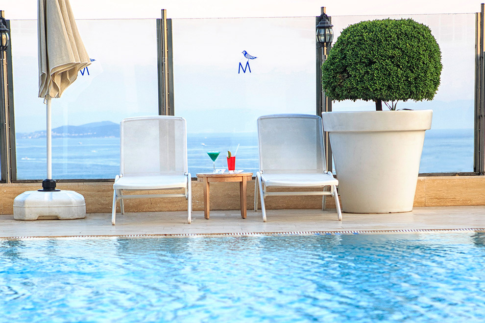 the-marmara-taksim-teras-havuzu-card2.jpg